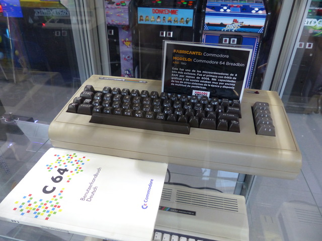 Arcade Vintage Museum - Commodore 64 (1982)